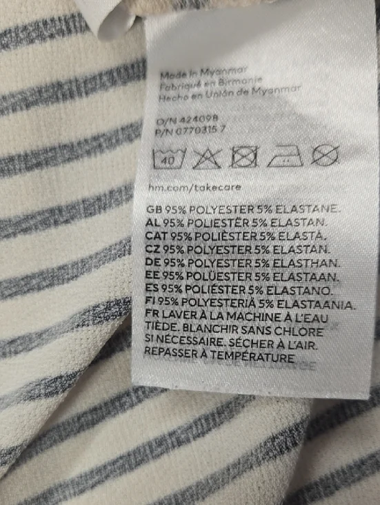 H&M Black & White Striped V-Neck Short Sleeve Top - Picture 6 of 6